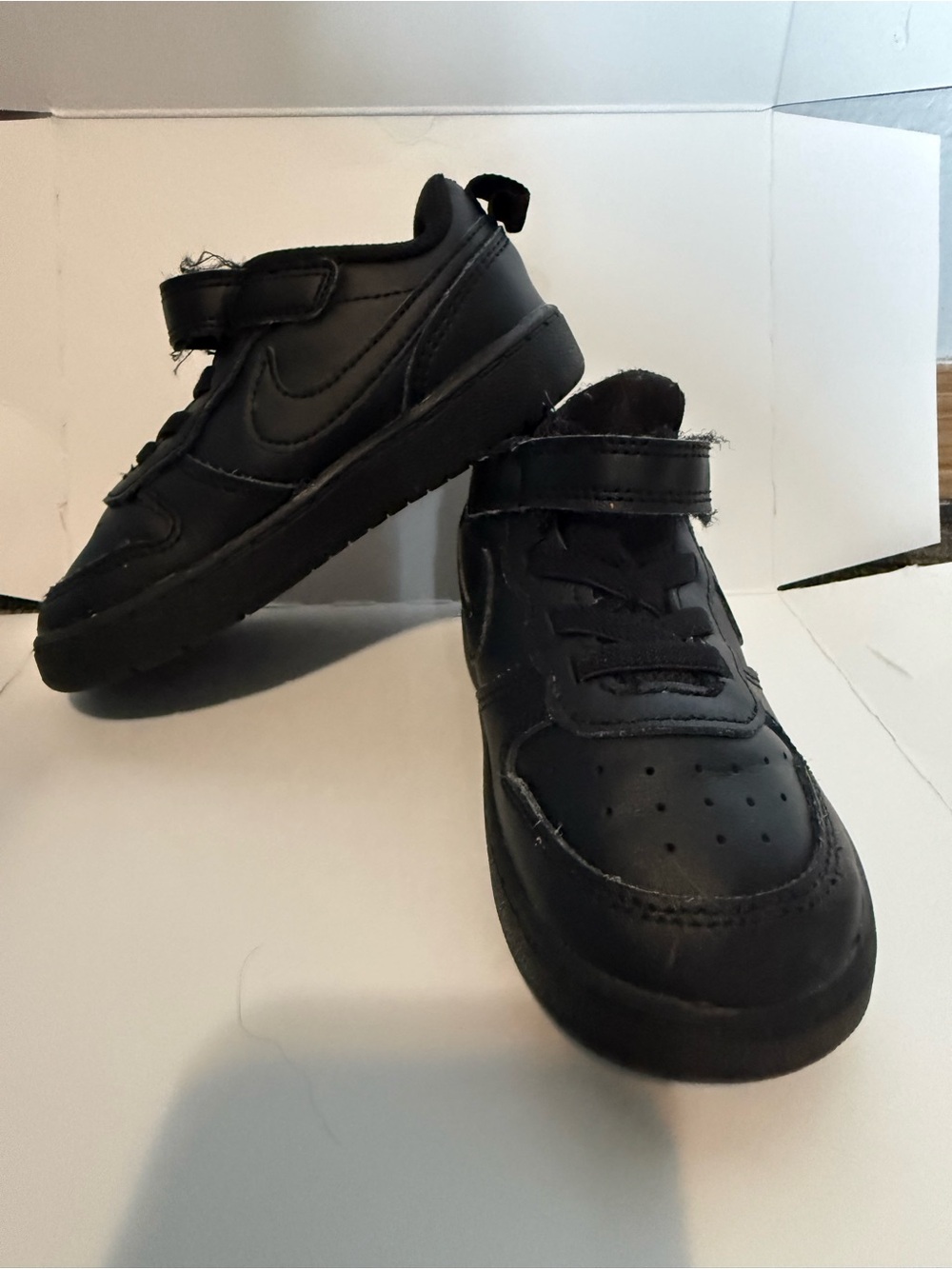 Nike Kids Black Hook-and-Loop Low-Top Sneakers